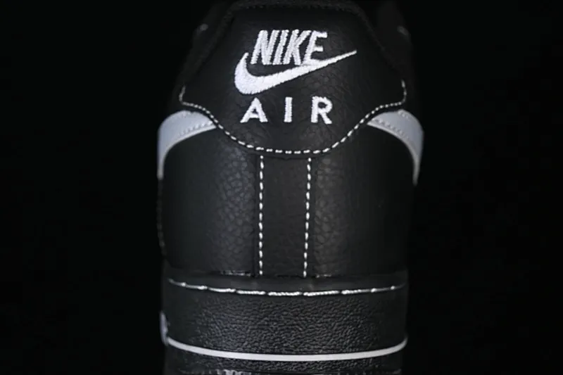 All categories Nk Air Force 1 Air Force series Nk Air Force 1 Low Air Force low-top Nike Air Force 1'07 Low black and silver small hook Air Force 1 low-top casual sneakers ZH0316-154